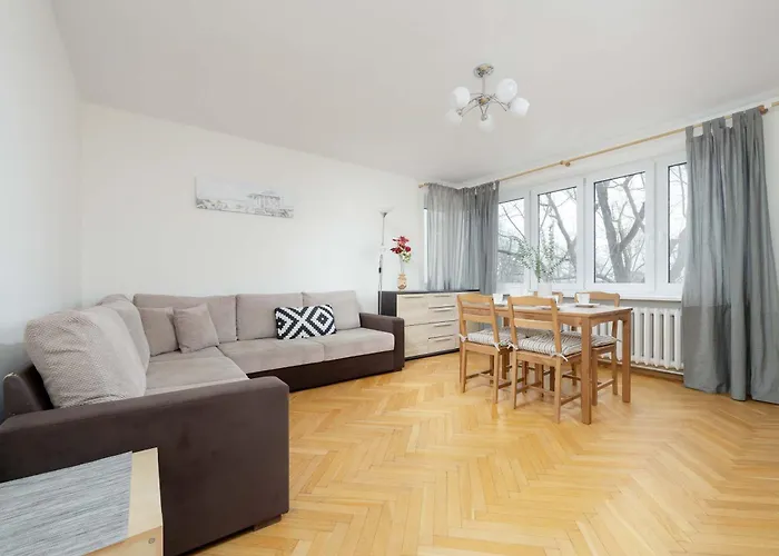 Jasny Apartament Z Dwoma Sypialniami I Biurkiem By Noclegi Renters