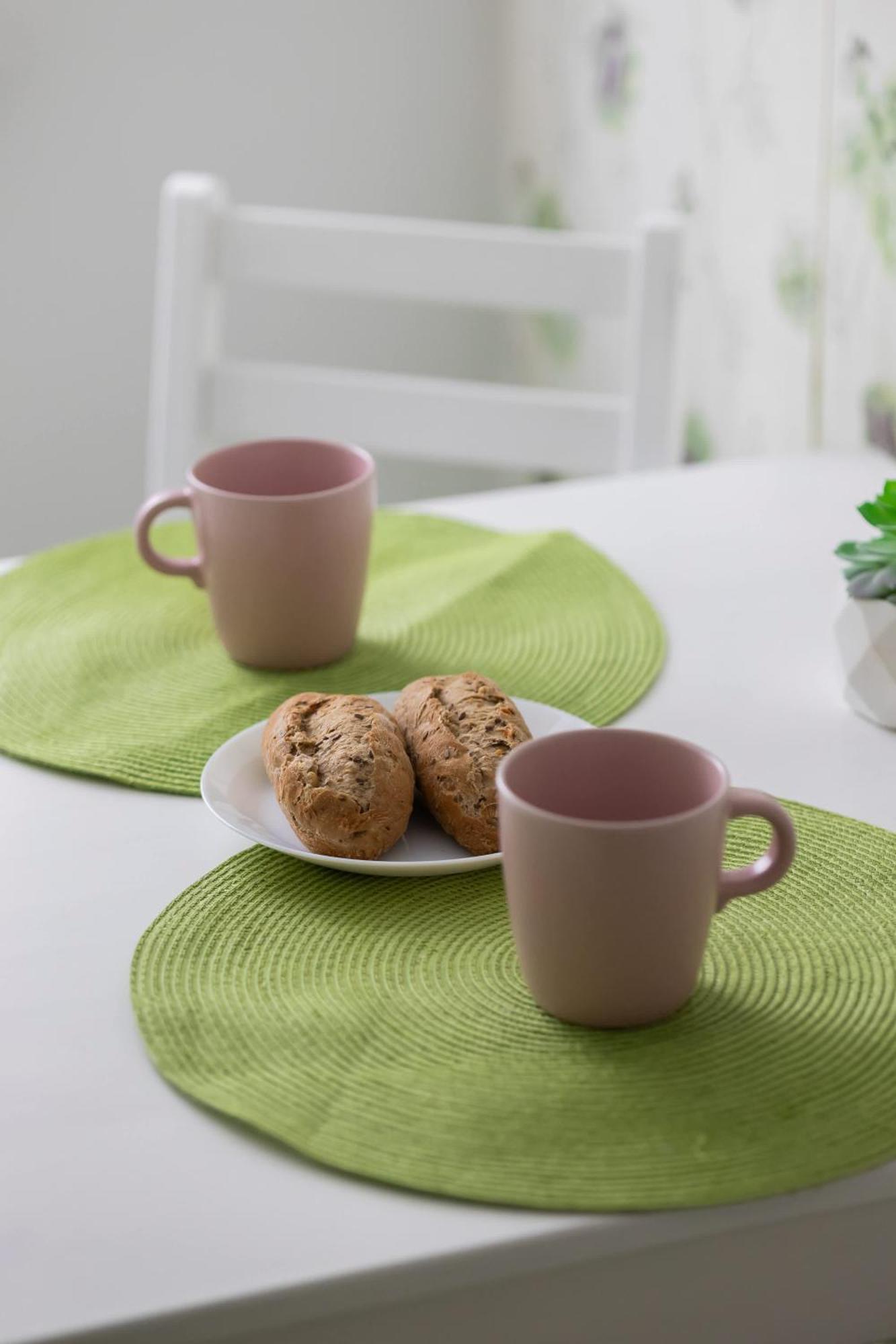 Apartament Jasny Z Dwoma Sypialniami I Biurkiem By Renters