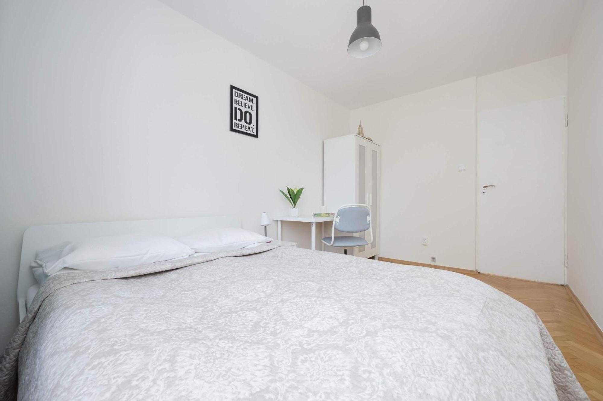 Apartament Jasny Z Dwoma Sypialniami I Biurkiem By Renters Warszawa