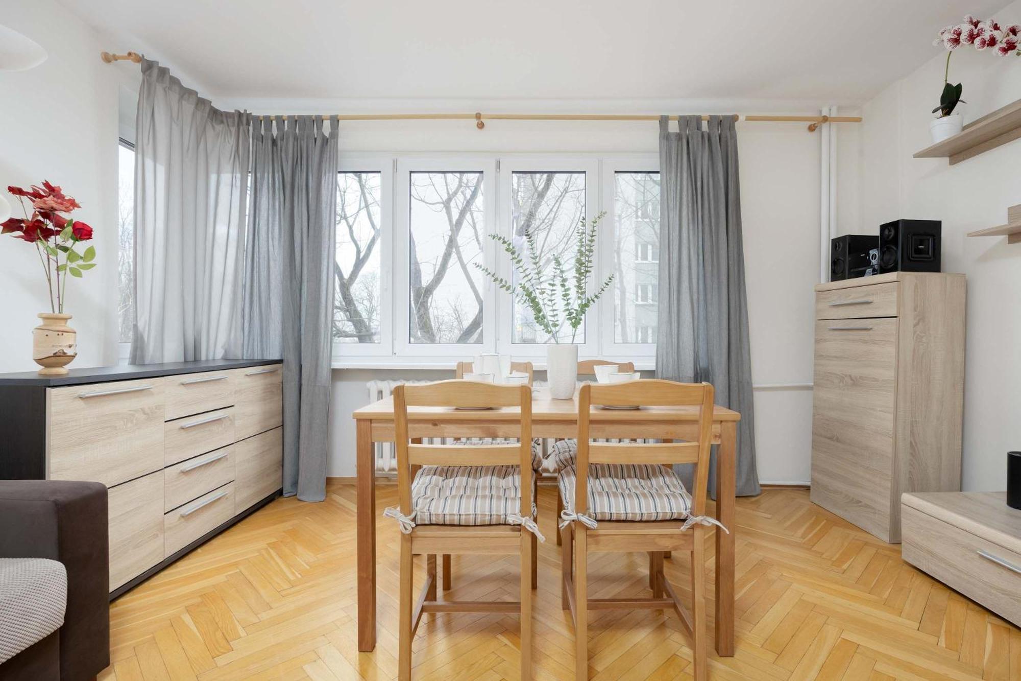 Jasny Z Dwoma Sypialniami I Biurkiem By Renters * Warsaw