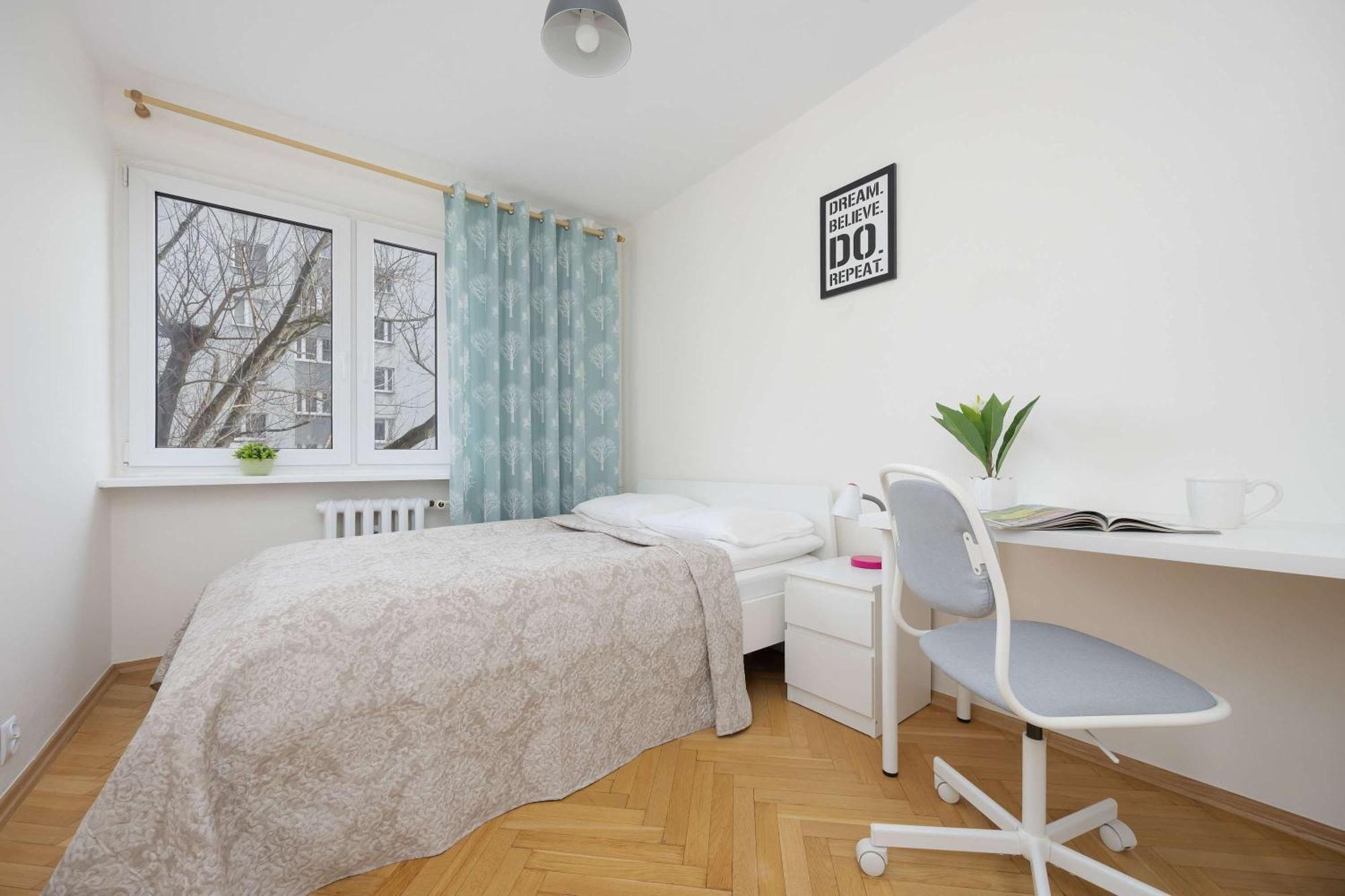 Apartament Jasny Z Dwoma Sypialniami I Biurkiem By Renters Warszawa